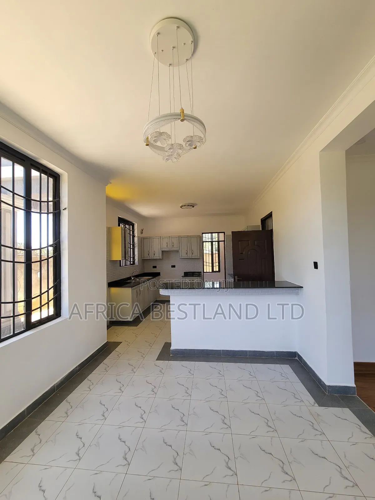 6bdrm Mansion in Njambu Tv, Karai for sale
