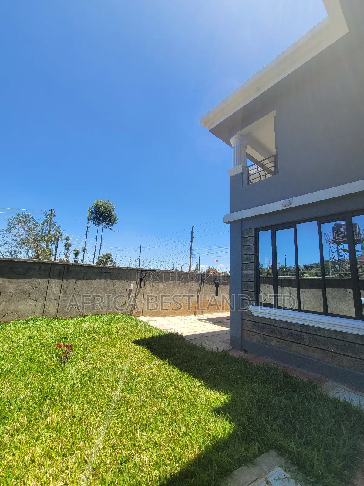 6bdrm Mansion in Njambu Tv, Karai for sale