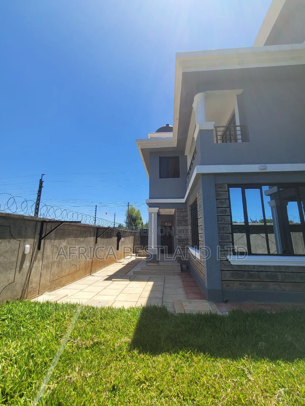 6bdrm Mansion in Njambu Tv, Karai for sale