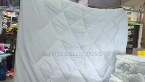 4 by 6 White Stripped Unbinded Duvet Set