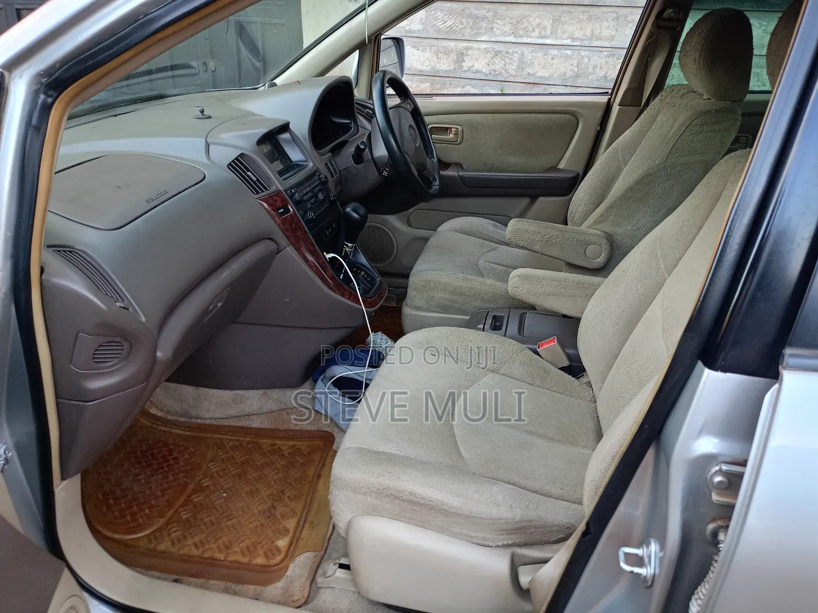 Toyota Harrier 2000 Silver