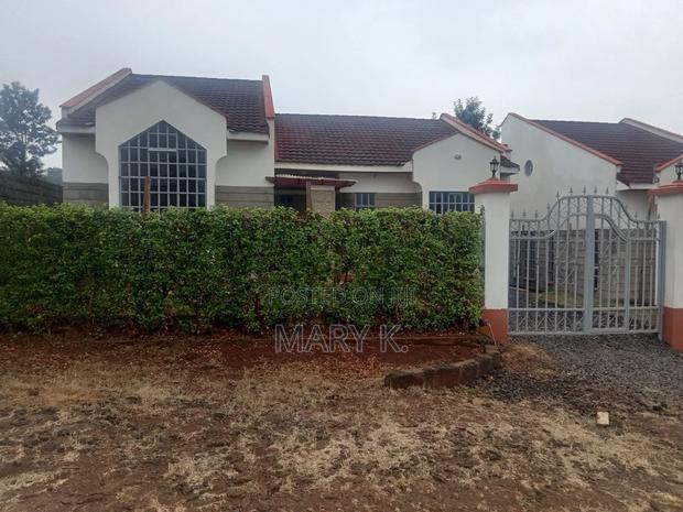 3bdrm Bungalow in Kalimoni for sale