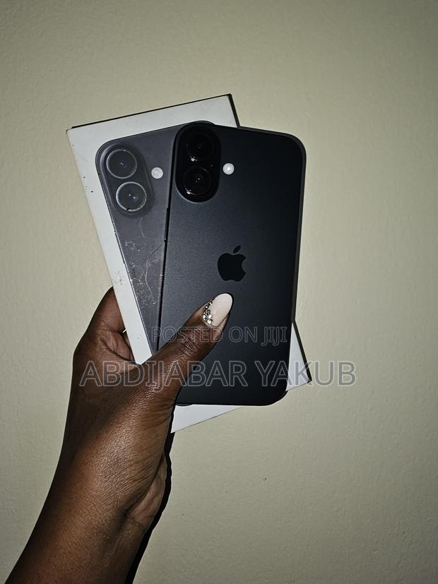 Apple iPhone 16 128 GB Black - thumbnail 2