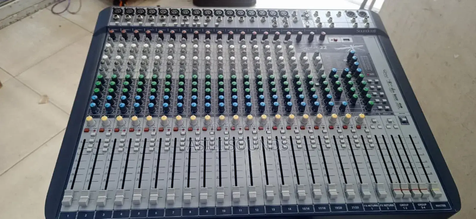 Signature 22 Channel Plain Mixer