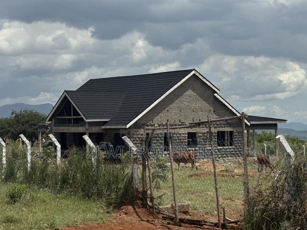 1/8 Acre Maroroi