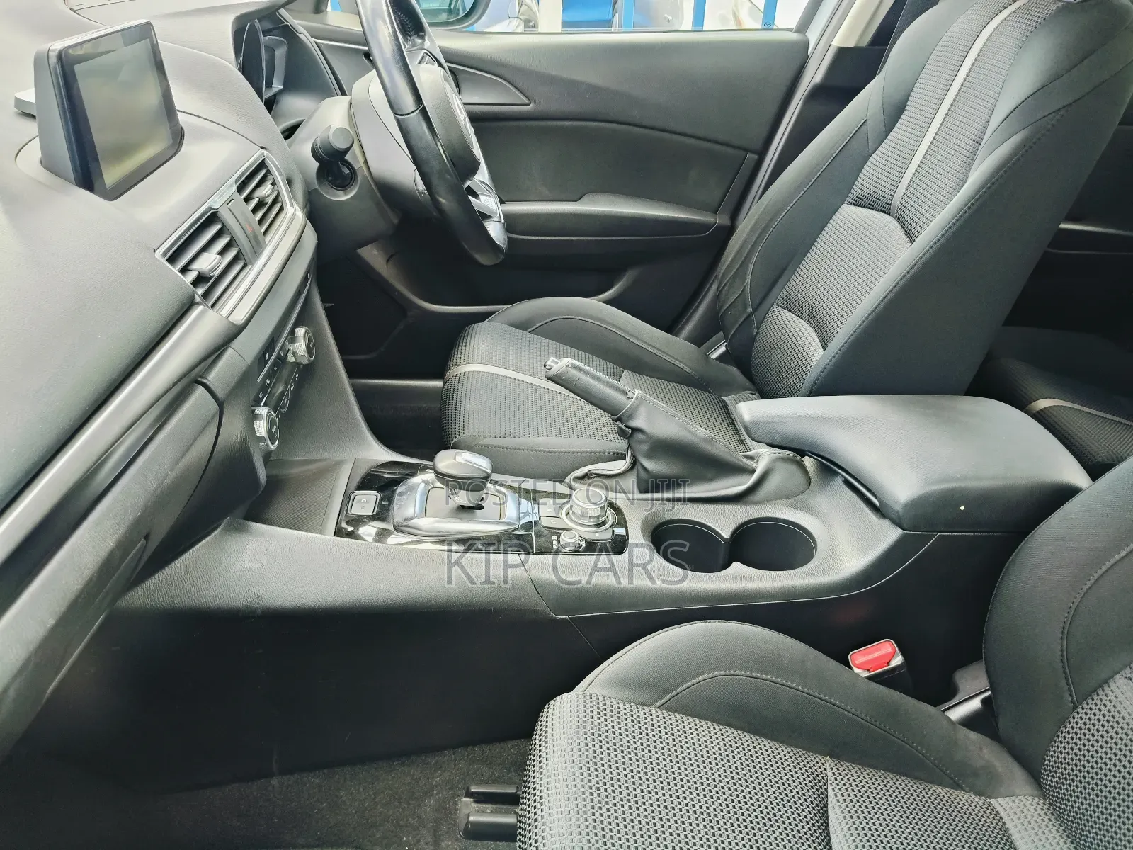 Mazda Axela 2018 Silver