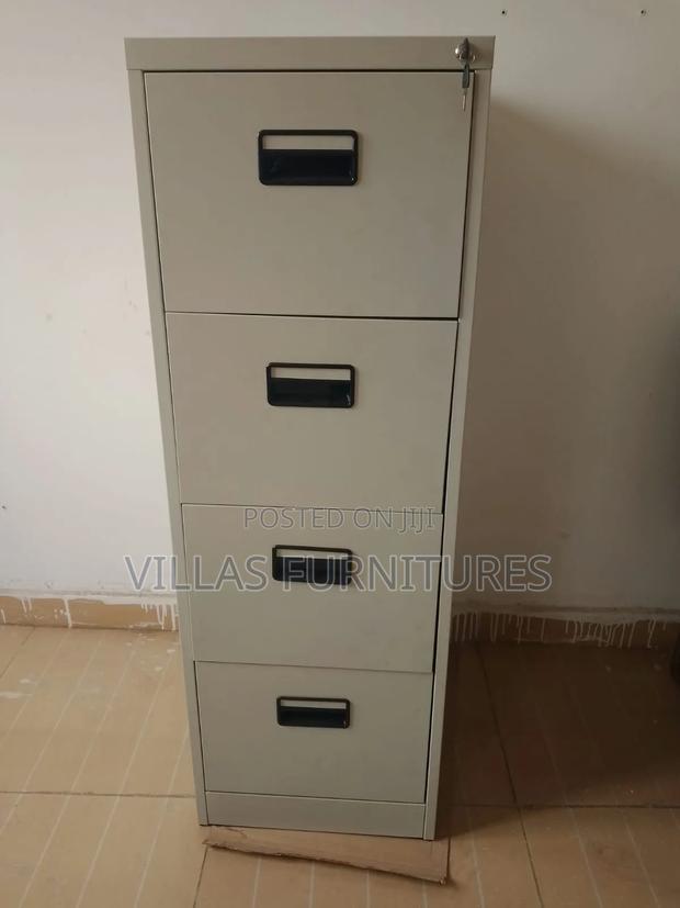 Ergonomic Spacious Filling Cabinet - main view