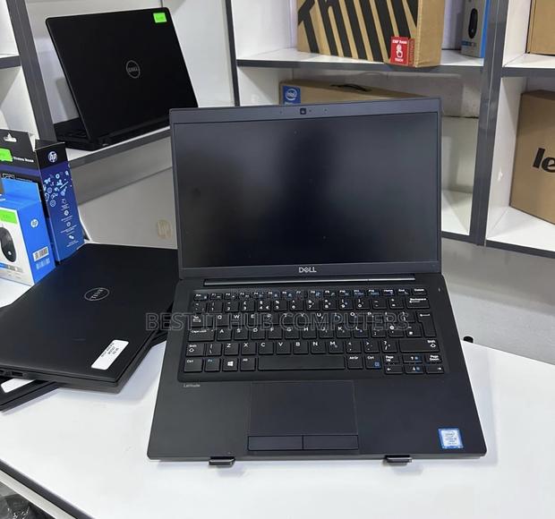 Laptop Dell Inspiron 13 7380 8GB Intel Core i5 SSD 256GB - thumbnail 2