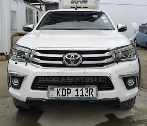 Toyota Hilux Revo Double Cab Deisel 2.4 AWD 2017 White