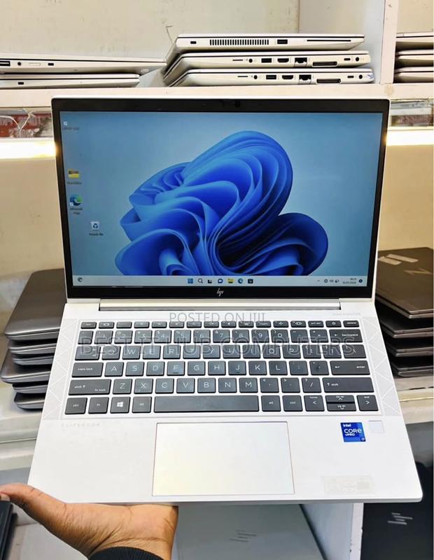 Laptop HP EliteBook 830 G8 8GB Intel Core i5 SSD 256GB
