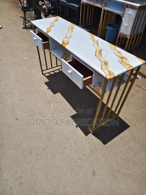 Nail Table With Drawers