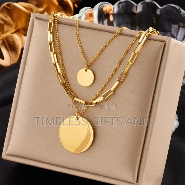 Gold 3-in-1 Round Pendant Multilayer Chain Necklace for Women