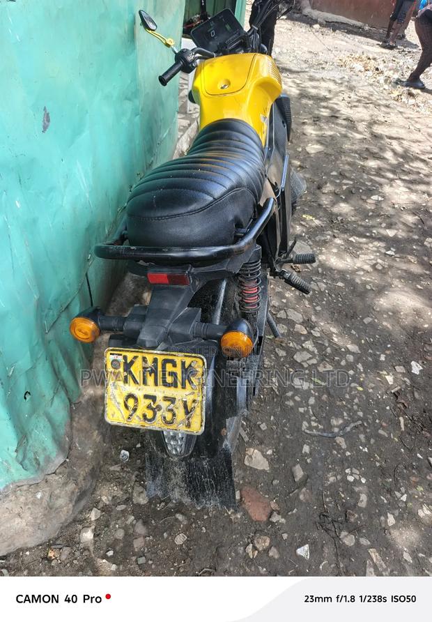 Motorcycle 2023 Yellow - thumbnail 3