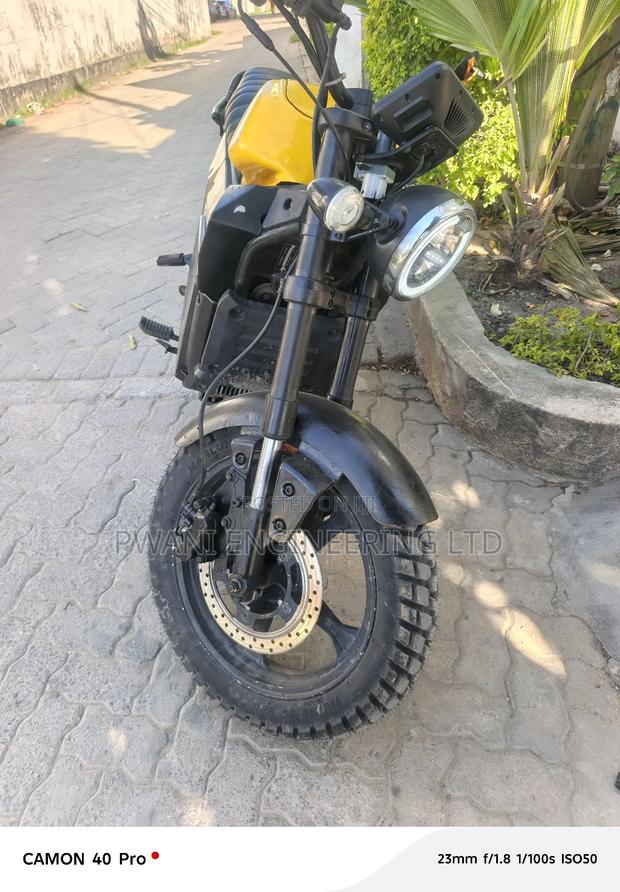 Motorcycle 2023 Yellow - thumbnail 5