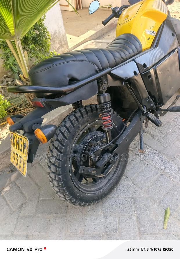 Motorcycle 2023 Yellow - thumbnail 6