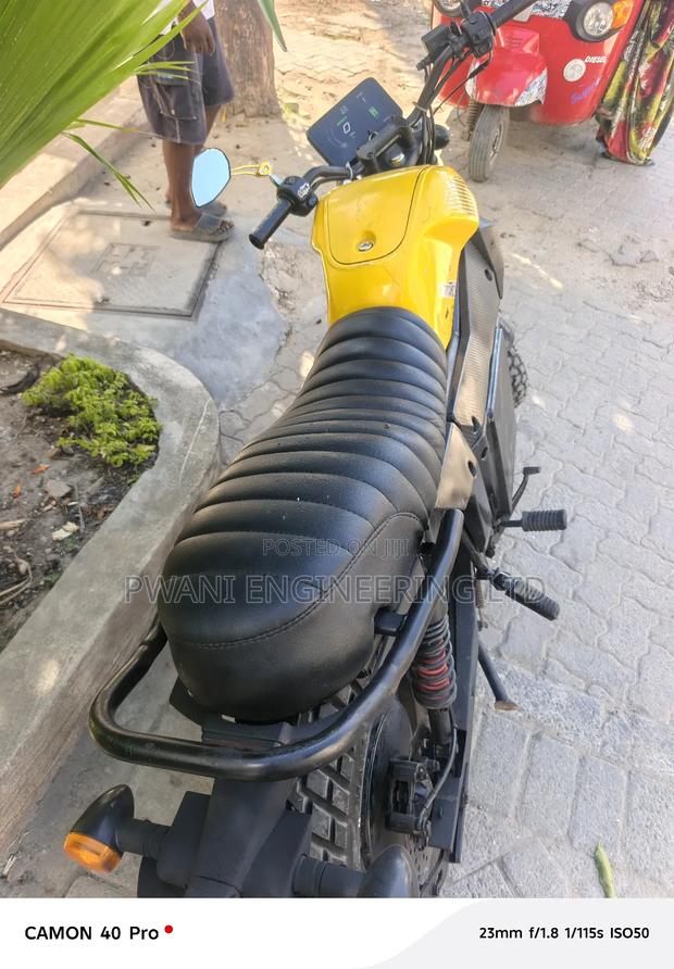 Motorcycle 2023 Yellow - thumbnail 7