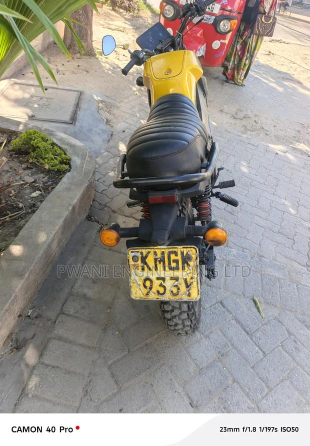 Motorcycle 2023 Yellow - thumbnail 8