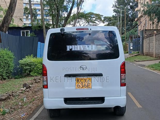 Toyota HiAce 2012 White - thumbnail 5