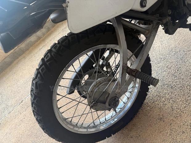 Yamaha DT175 2012 White - thumbnail 4