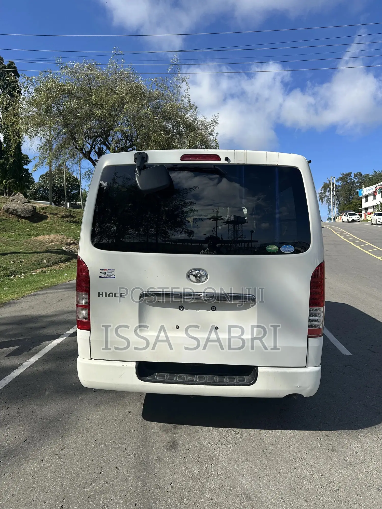 Toyota HiAce 2019 White