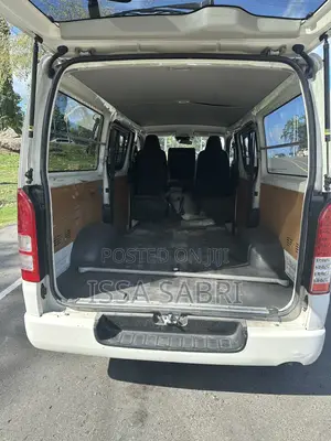 Toyota HiAce 2019 White