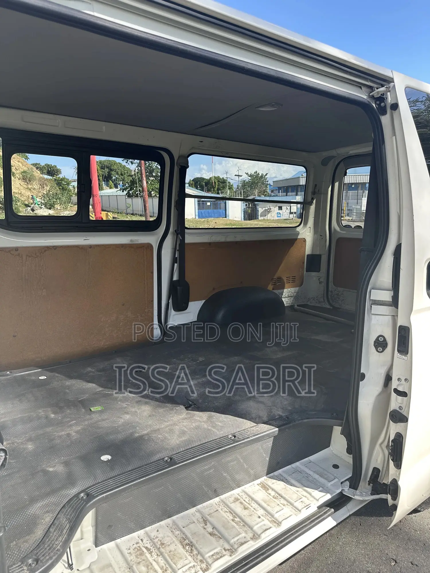 Toyota HiAce 2019 White