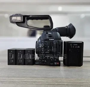 Canon C100 Mark Ii Body + 3 Batteries
