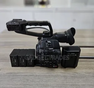 Canon C100 Mark Ii Body + 3 Batteries