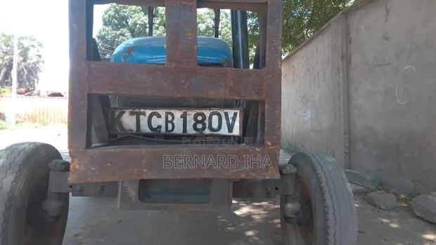 Tractor New Holland - thumbnail 2