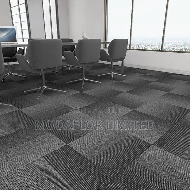 Modular Carpet Tiles for Easy Installation and Floor Design Use
