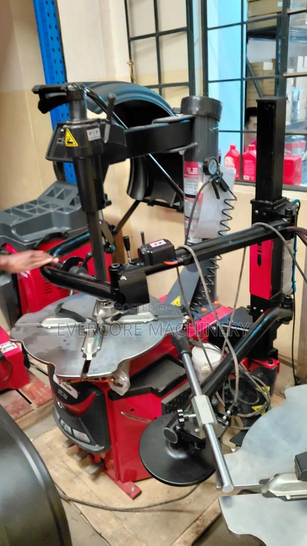Commercial Big Tyre Changer Machine With Assist Arms. - thumbnail 3