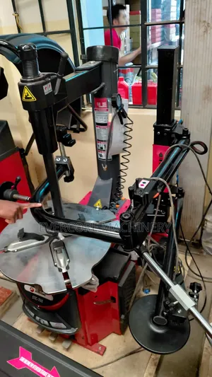 Commercial Big Tyre Changer Machine With Assist Arms.