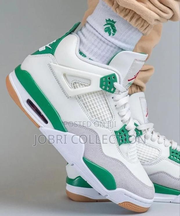 Air Jordan 4 Sneakers