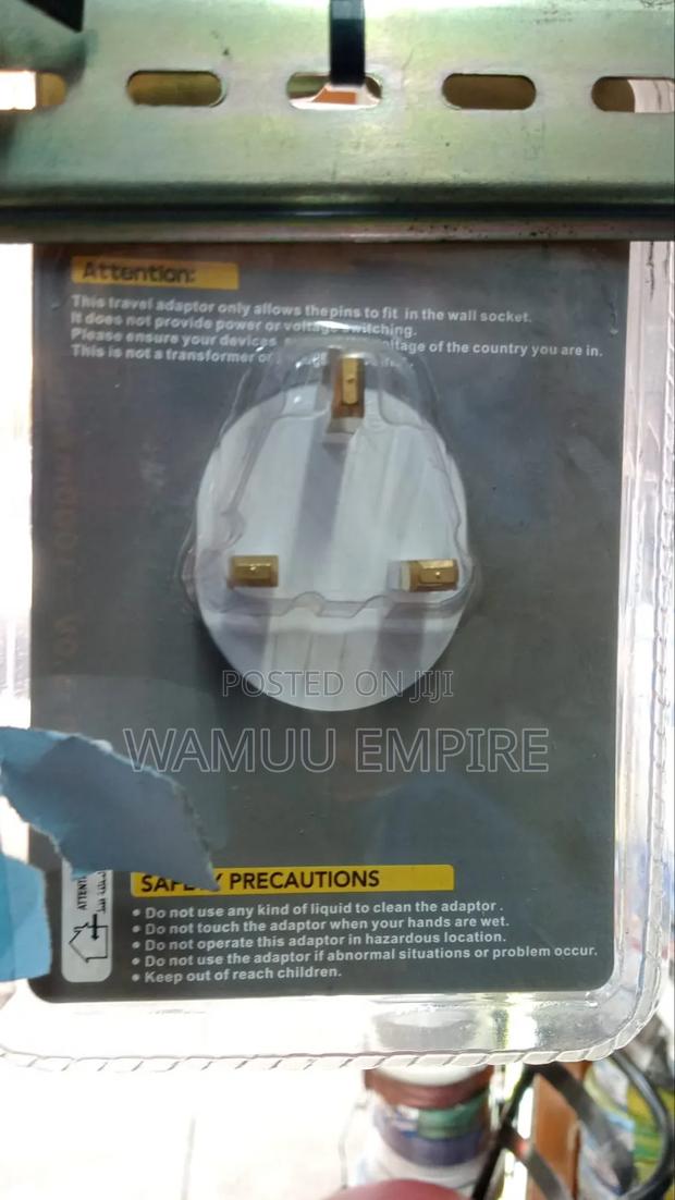 Nk-823 Universal Travel Adaptor - thumbnail 2
