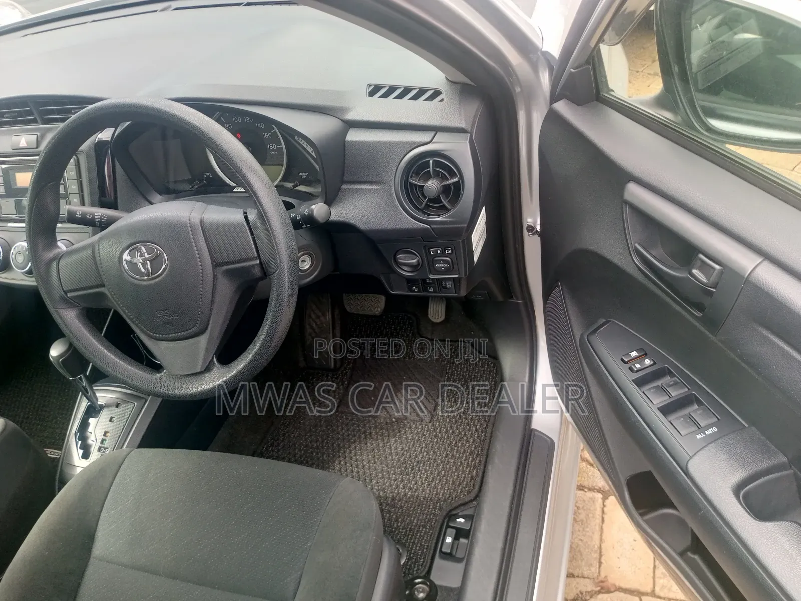 Toyota Axio 2018 Silver
