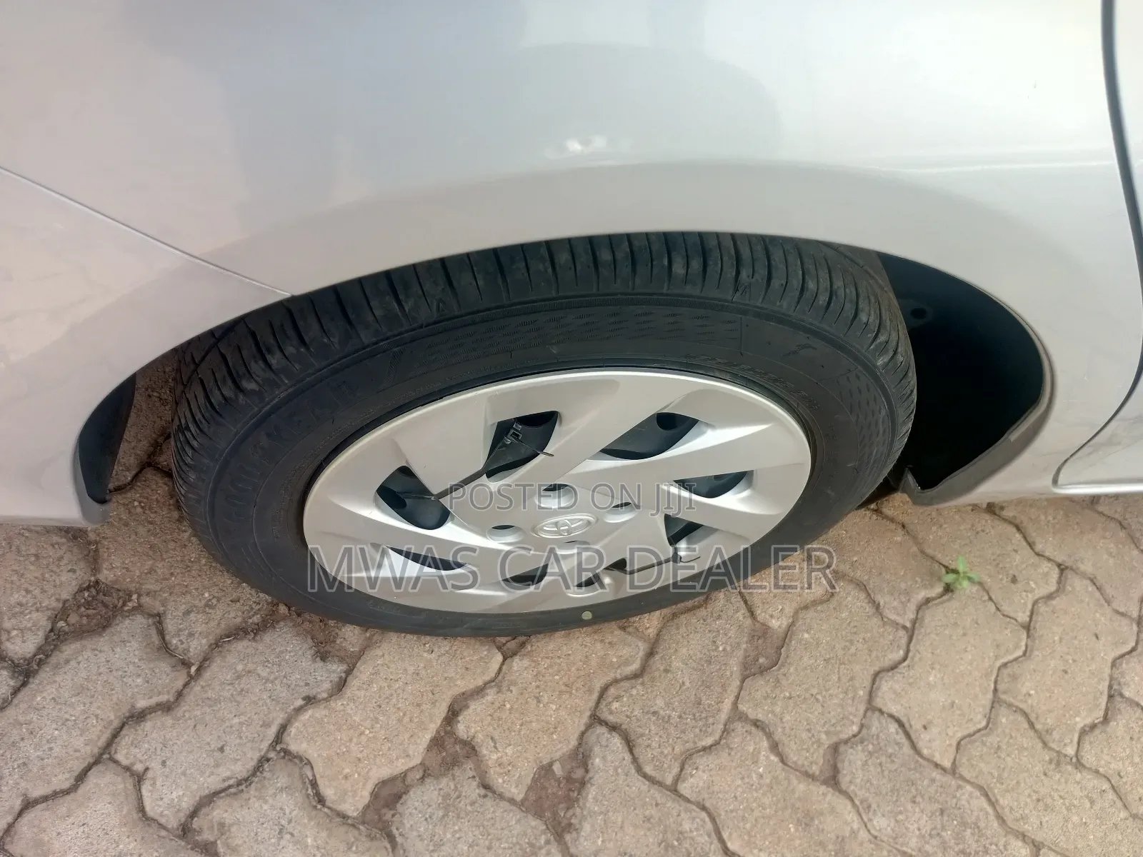 Toyota Axio 2018 Silver