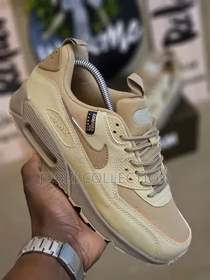 Spot New in Nike Airmax 90 Sneakers
