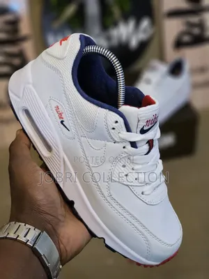 Spot New in Nike Airmax 90 Sneakers