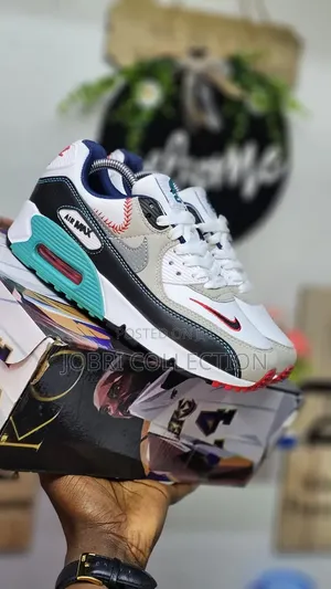 Designer Nike Airmax 90 Leather Sneakers