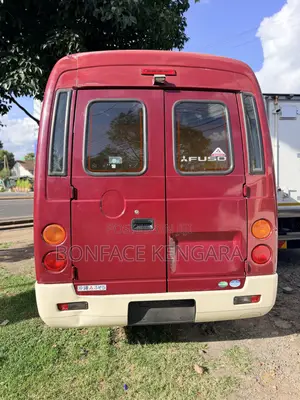 Mitsubishi Fuso Rosa 2018 Red