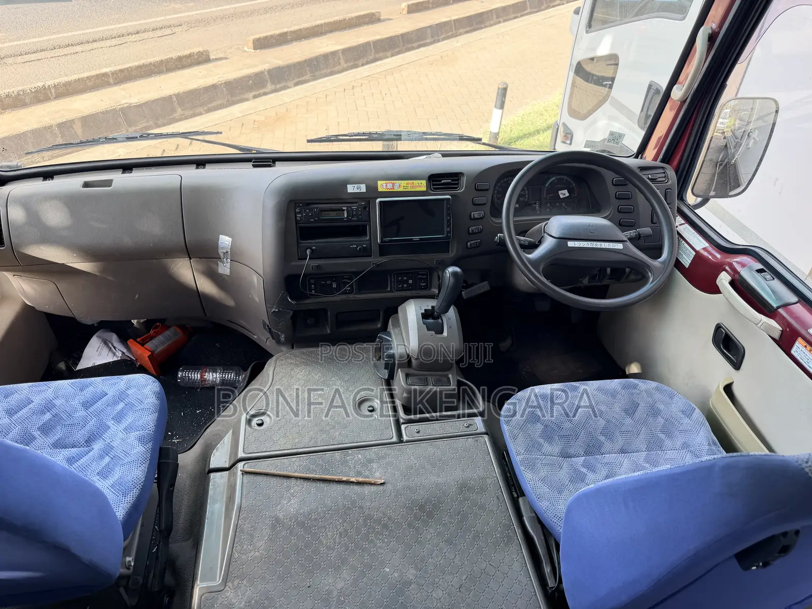 Mitsubishi Fuso Rosa 2018 Red