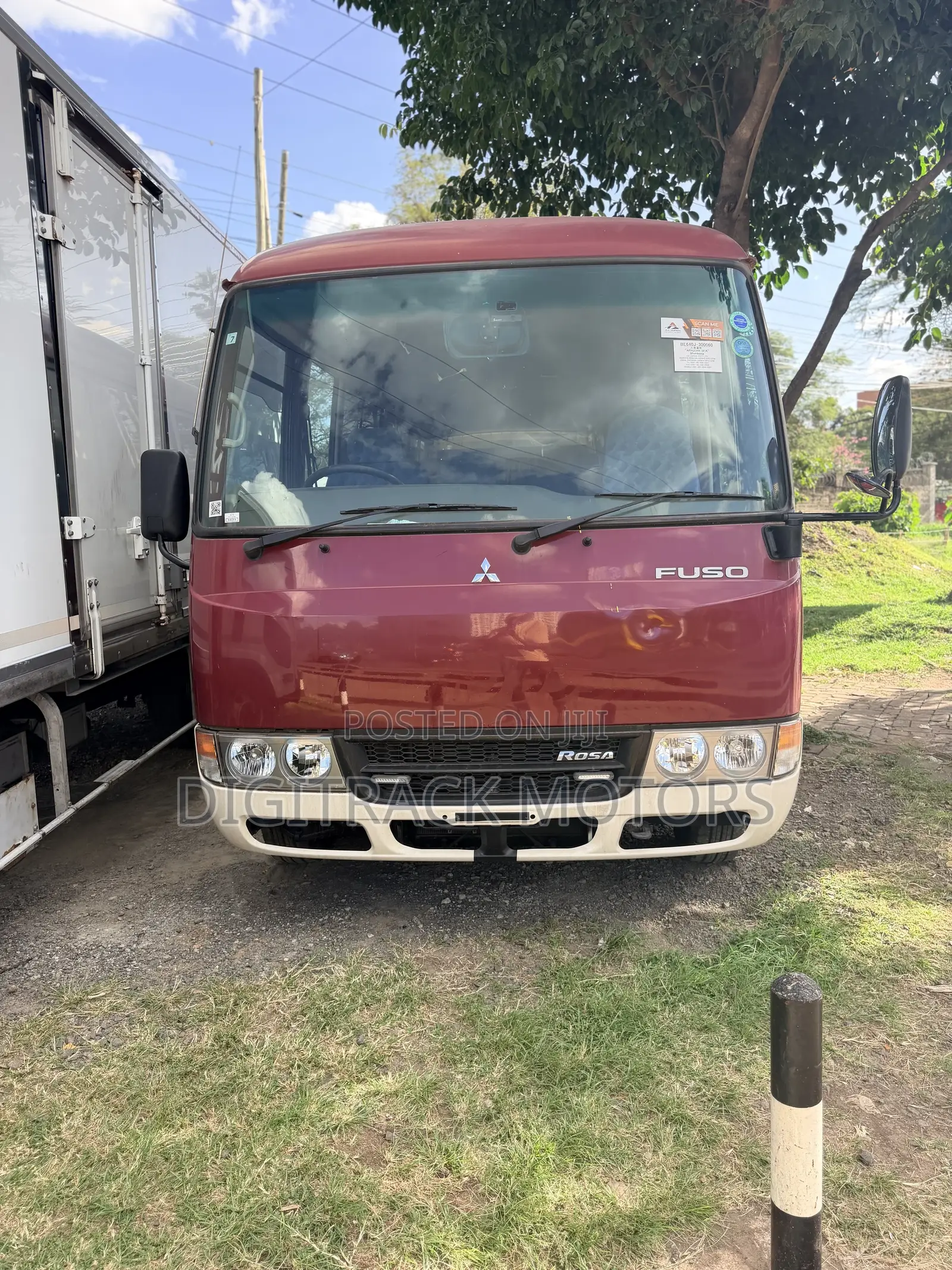 Mitsubishi Fuso Rosa 2018 Red