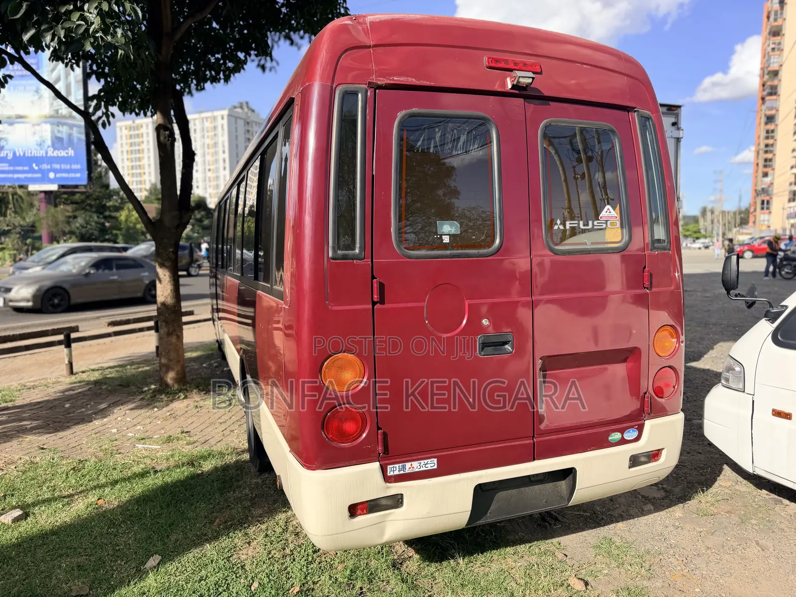 Mitsubishi Fuso Rosa 2018 Red