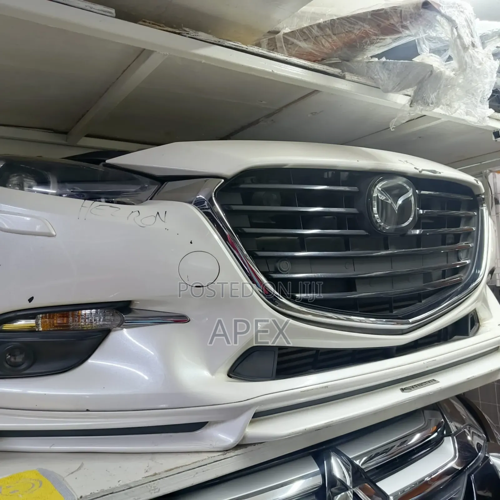 Mazda Axela Nosecut