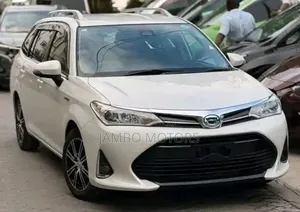Toyota Corolla Fielder 1.5 Hybrid FWD 2020 White