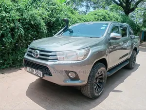 Toyota Hilux 2015 Gray