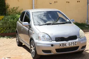Toyota Vitz 2002 Gray