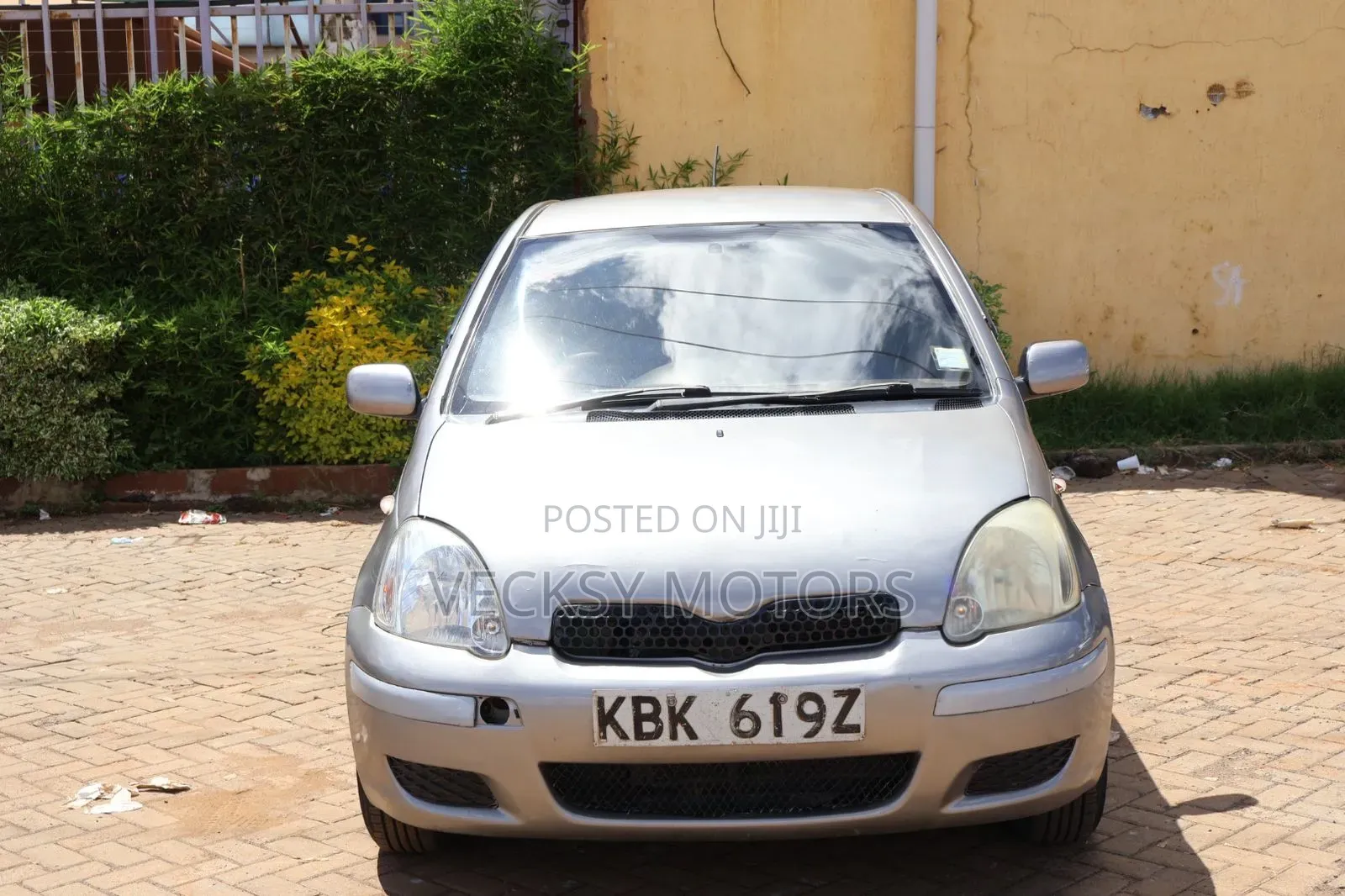 Toyota Vitz 2002 Gray