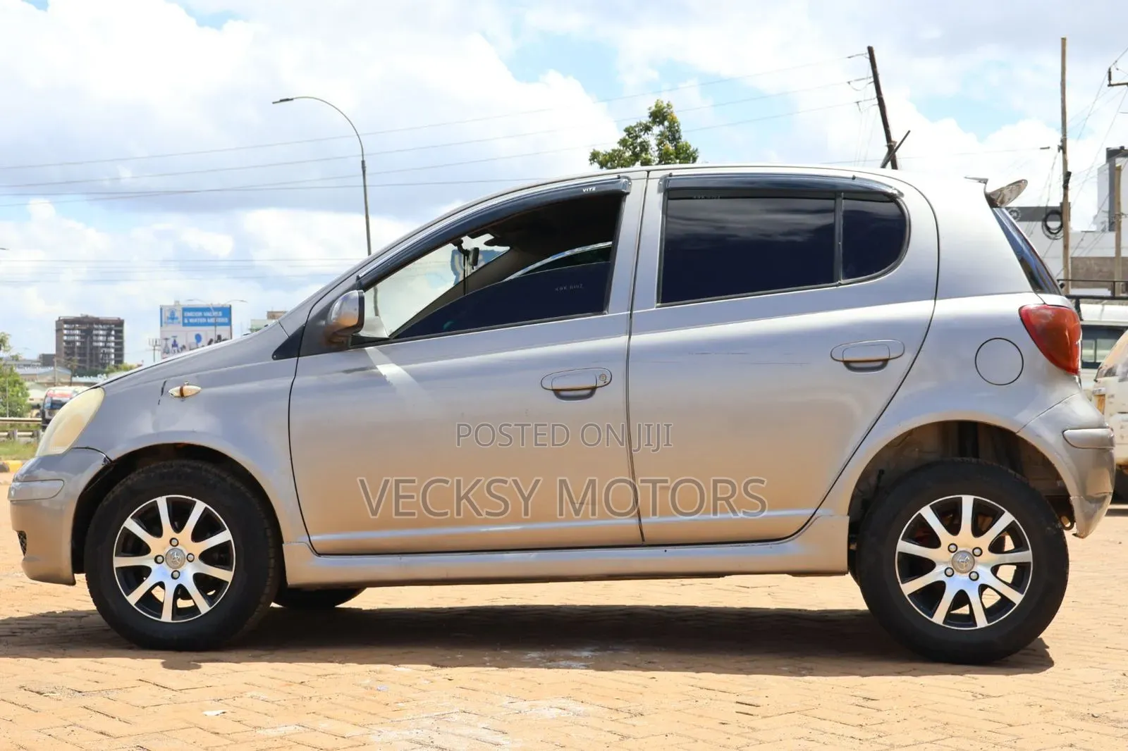 Toyota Vitz 2002 Gray