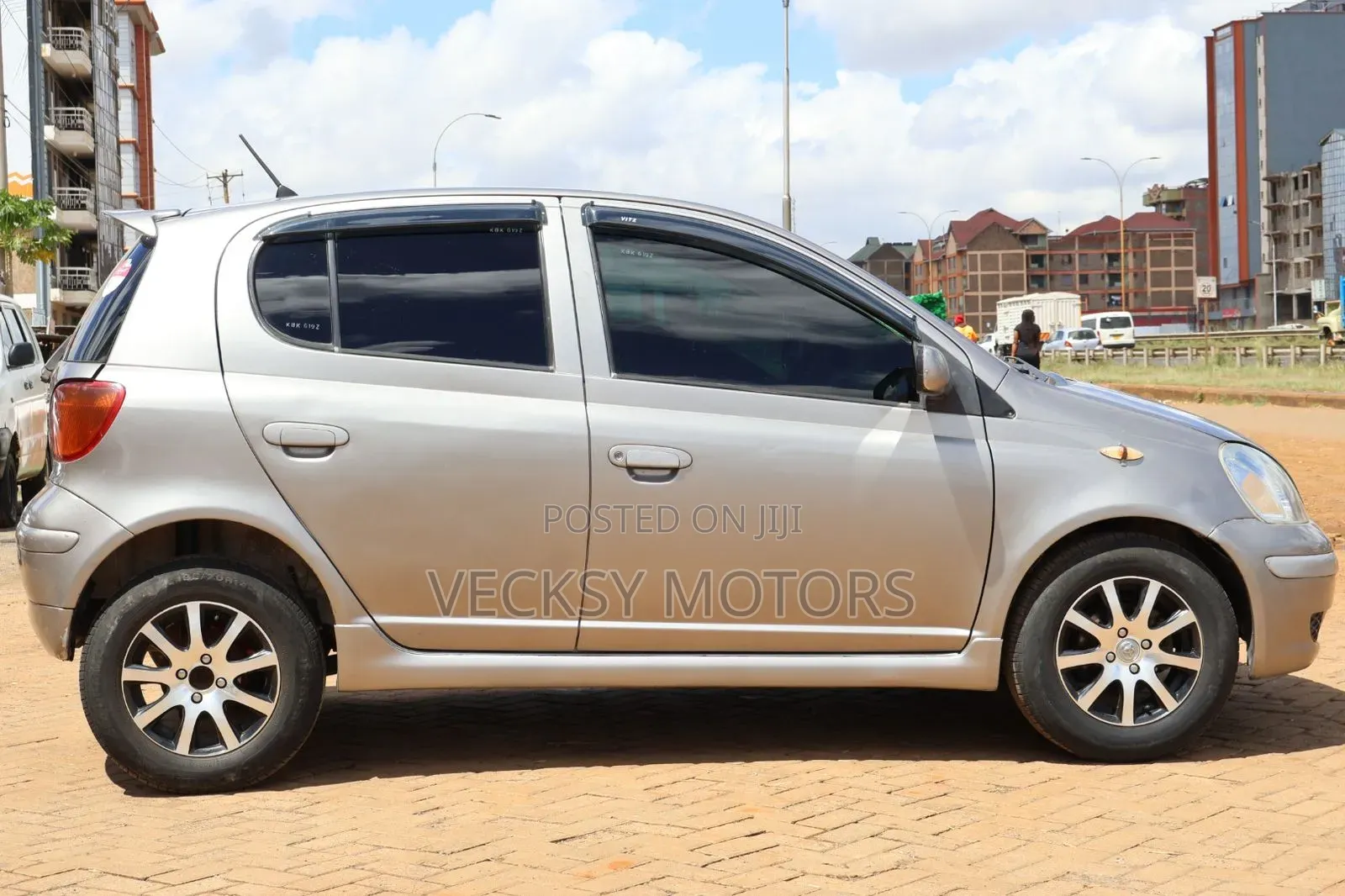 Toyota Vitz 2002 Gray